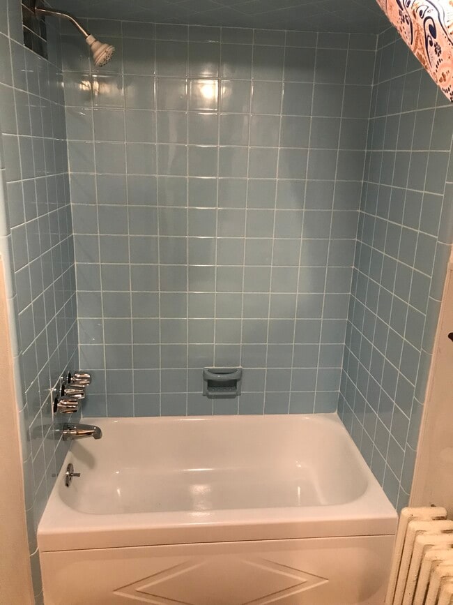 Foto del edificio - 676 Convery Blvd