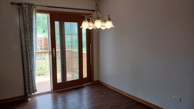Foto del edificio - 5420 Hillside Dr W