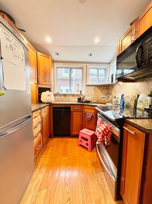 Foto del edificio - 180 Hillside St