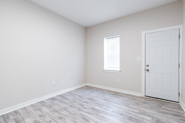 Foto del edificio - 2417 N Myrtlewood St