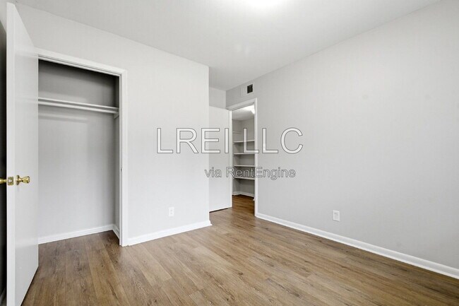 Foto del edificio - 5202 Rural Way
