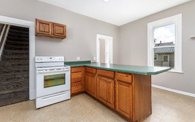 Foto del edificio - Charming 3-bedroom 1-bathroom single family house rental with a fenced in yard