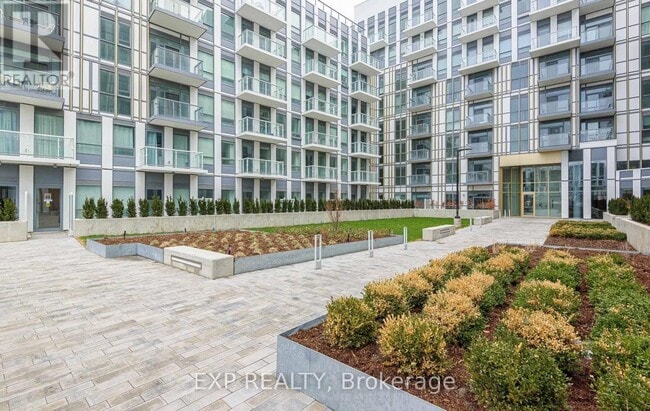 Building Photo - 1005 Dundas St E