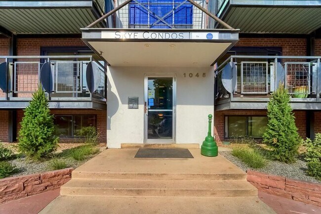 Foto del edificio - 1045 N Clarkson St