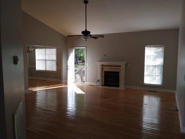 Foto del edificio - 1666 Eagle Trace Dr