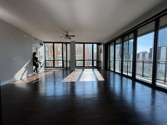 Photo - 708 W Wayman St (Chicago, IL) Apartment