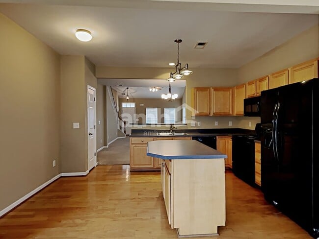 Building Photo - 3003 Hope Cir