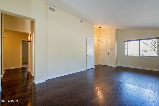 Foto del edificio - 6347 W Saddlehorn Rd