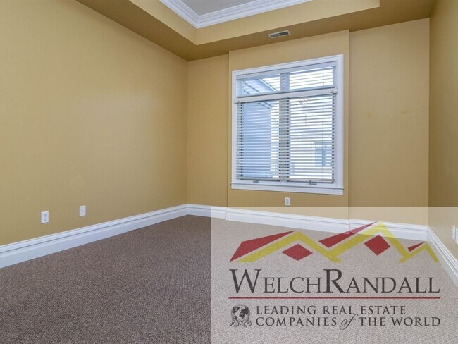 Foto del edificio - Spacious 2-Bedroom Condo in Prime Downtown...