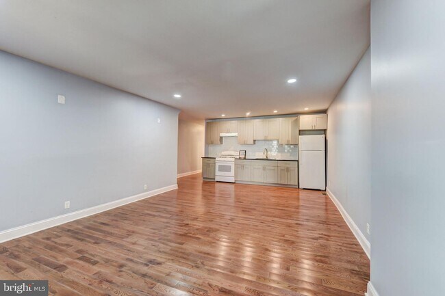 Building Photo - 5436 Chestnut St