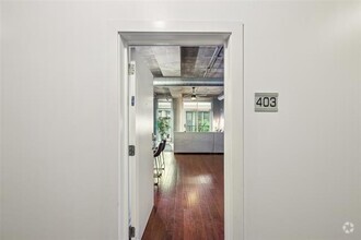 Building Photo - 1001 Belleview St