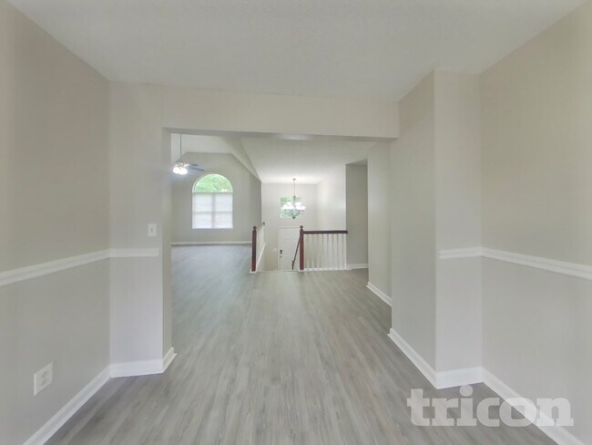 Foto del edificio - 4074 Five Oaks Ct