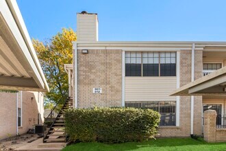 Building Photo - 2750 Holly Hall St