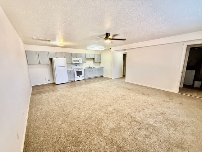 Foto del edificio - 2-BR Basement Apartment In Washington Includes utilities and all appliances