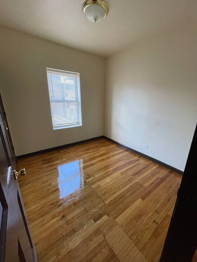 Foto del edificio - 7914 S Essex Ave