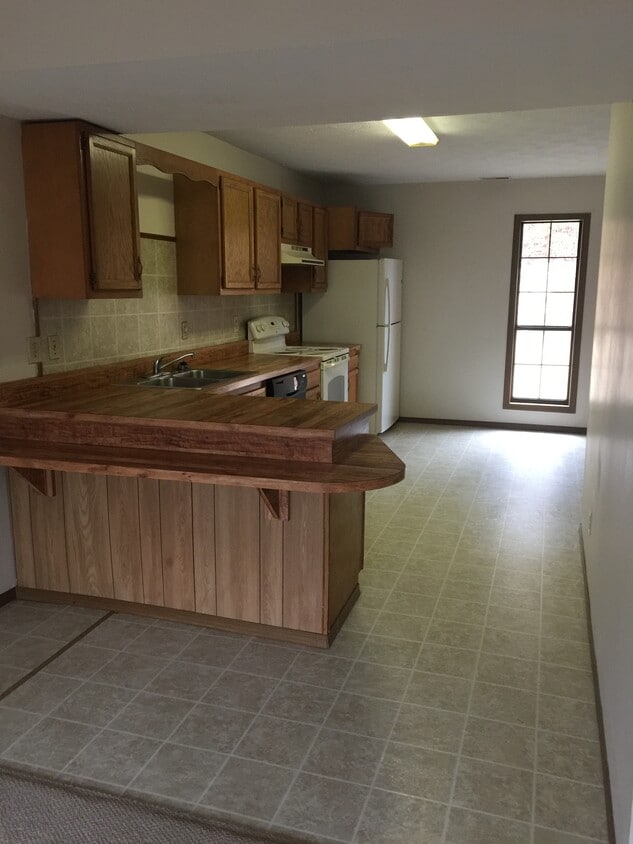 Building Photo - 106 Anderson Dr