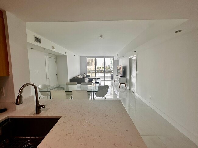 Building Photo - 335 S Biscayne Blvd