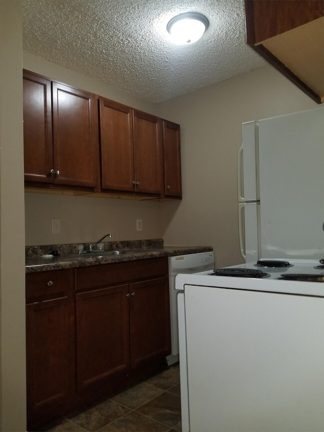 Building Photo - 1119 E St