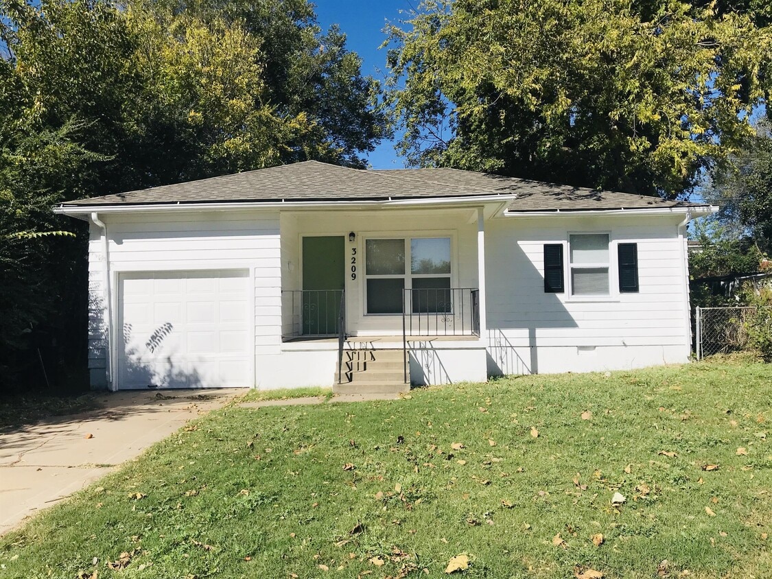 Photo - 3209 NE 14th St (Oklahoma City, OK)