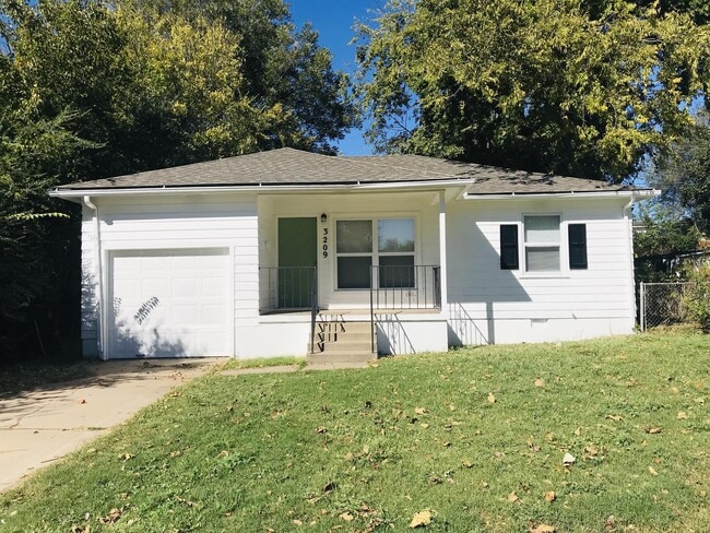 Photo - 3209 NE 14th St House