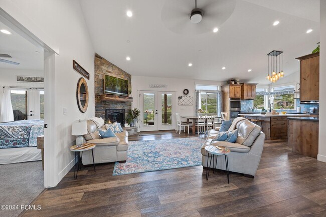 Building Photo - 3 Bedroom 2.5 Bathroom Home in Timer Lakes...