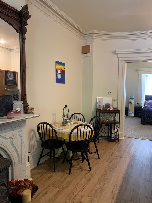 Building Photo - 134 W Boston Post Rd