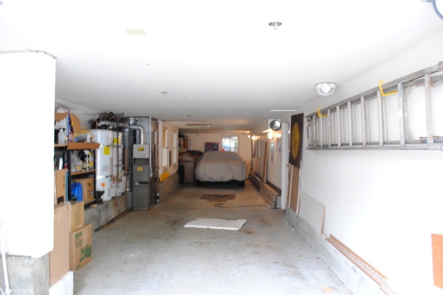 Garage/Storage - 655-659 Ashbury St