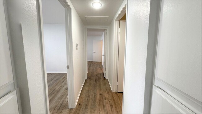 Foto del edificio - 5300 Kester Ave
