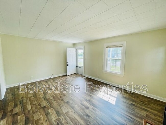 Foto del edificio - 810 Elwell Ave