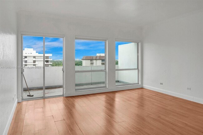 Foto del edificio - 700 Biltmore Way