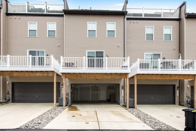 Building Photo - 106 Albany Pl