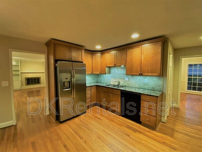 Foto del edificio - 5216 Willow Point Pkwy