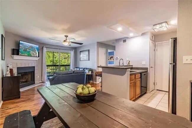 Building Photo - Beautiful 2 bedroom, 2 bathroom condo!