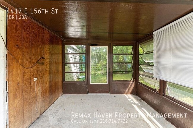 Building Photo - 4417 E 156th St, Cleveland - Spacious 4 Be...