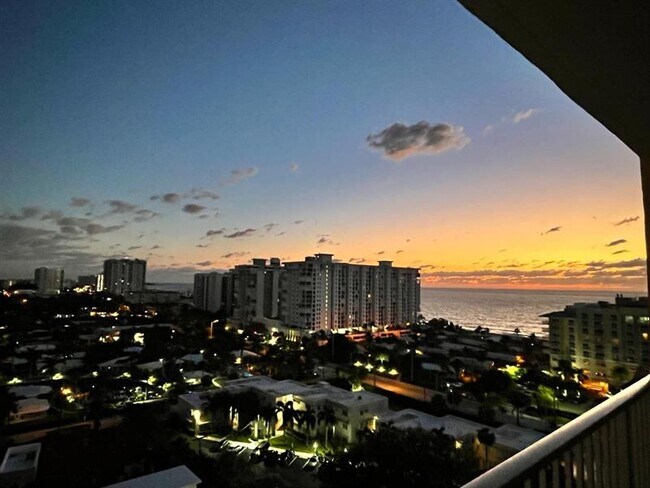 Foto del edificio - 1200 Hibiscus Ave