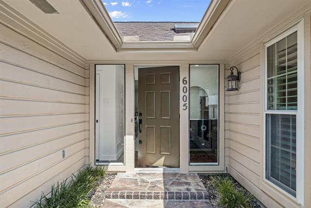 Building Photo - 6005 Daven Oaks Dr