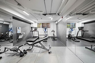 Building Photo - 4550 Av Walkley