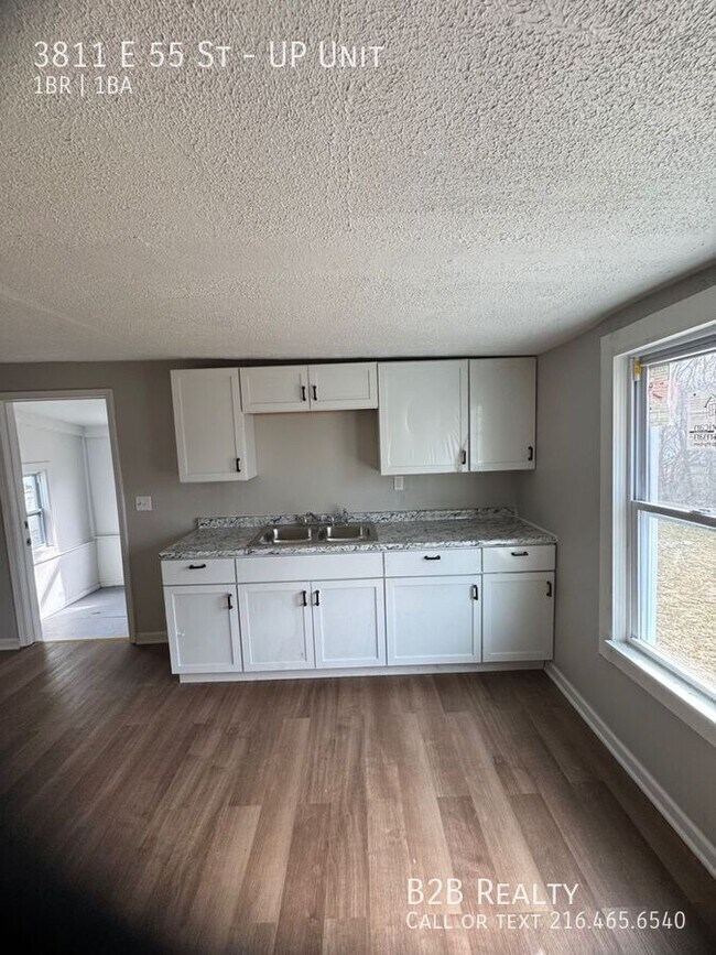 Foto del edificio - 3811 E 55th St