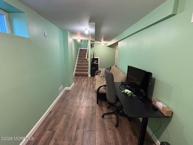 Building Photo - 2 Neptune Pl