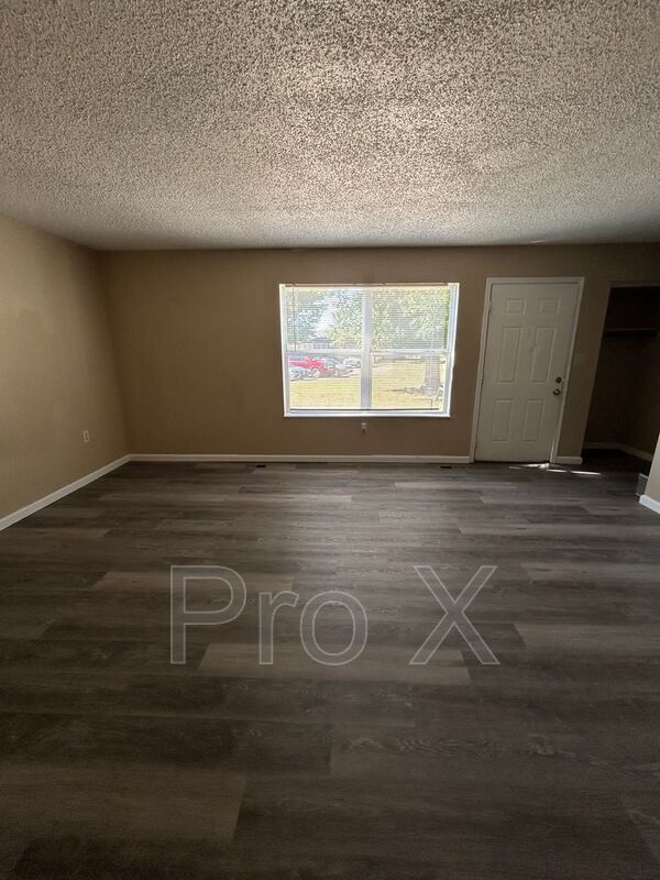 Building Photo - 3000 N Joplin St