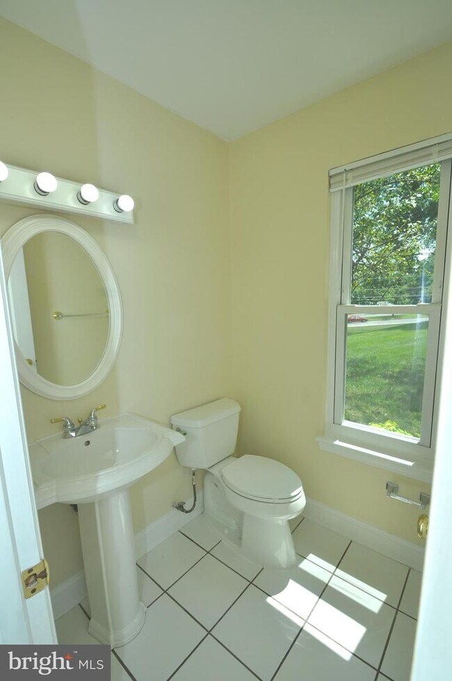 Foto del edificio - 1724 Wilcox Ln