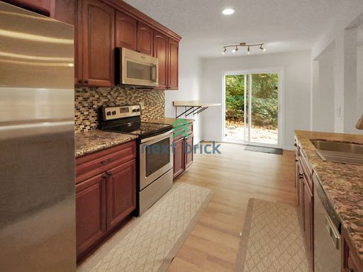 Building Photo - A beautiful 4 bed and 2 bathroom house for rent