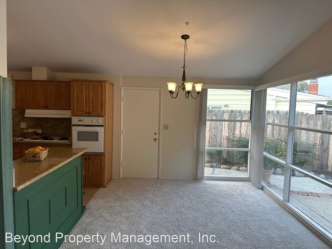 Building Photo - 3 br, 2 bath House - 3001 Admiral Ave