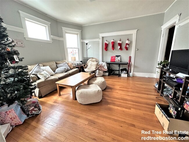 Building Photo - 87 Gardner St