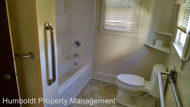 Building Photo - 2 br, 1 bath Apartment - 790 15th Street