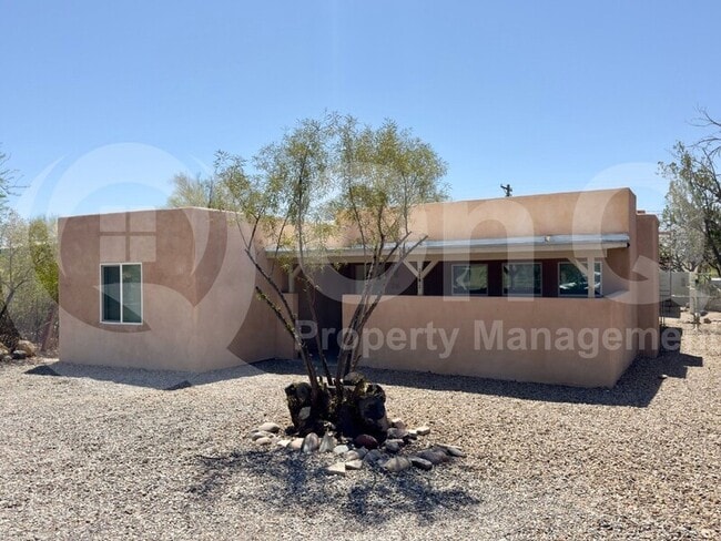 Building Photo - 216 E Waverly St