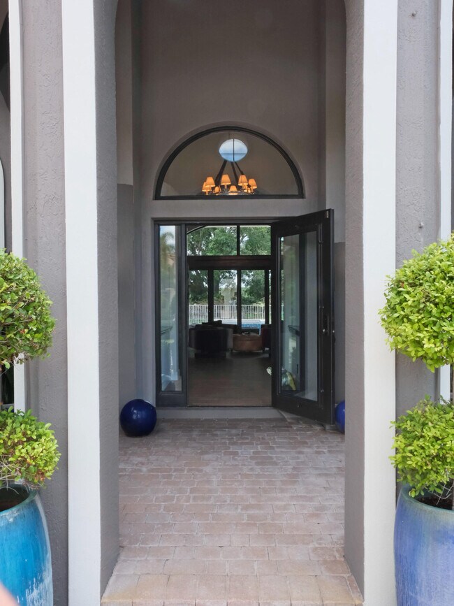 Building Photo - 12465 World Cup Ln