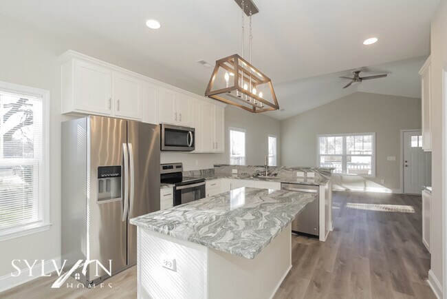 Building Photo - Enjoy living a good life in this 3 bedroom...