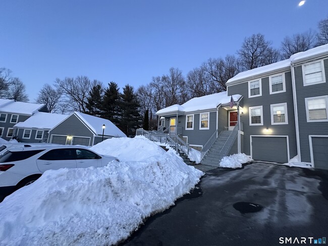 Building Photo - 203 Oakland St