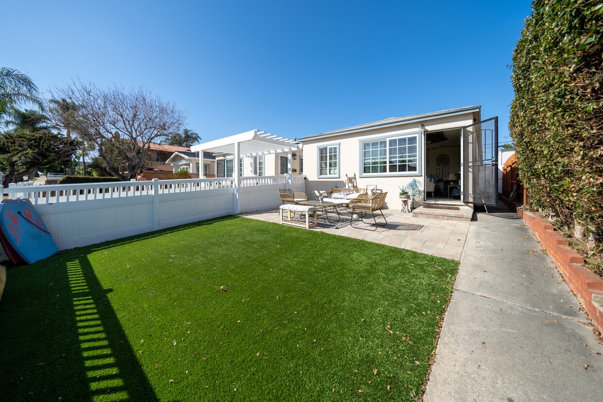 Foto principal - 1950 Reed Ave